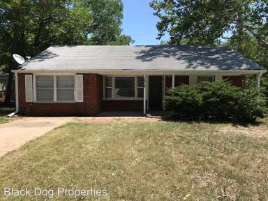 Main picture of 1500 Harry Rd