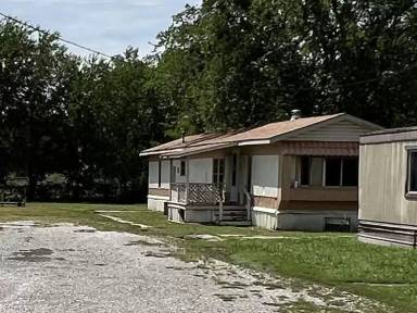 Main picture of 910 W Eufaula St