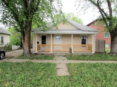 Main picture of 132 E Chestnut St