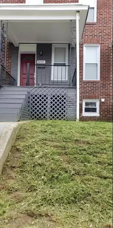 Main picture of 3237 Ravenwood Ave