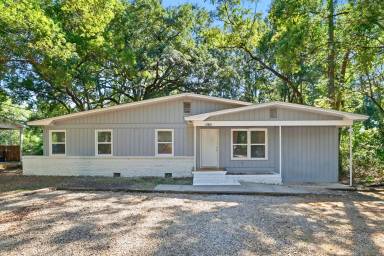 Main picture of 1856 Honeysuckle Dr