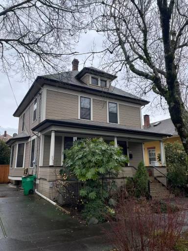 Main picture of 2002 NE 13th Ave