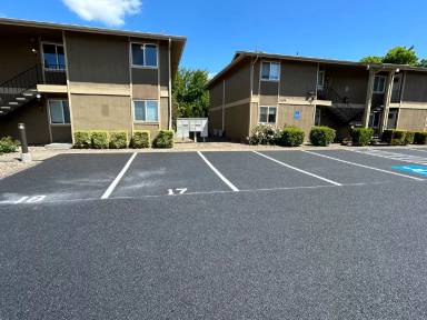 Main picture of 4072 Market St NE