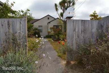 Main picture of 3917 F St