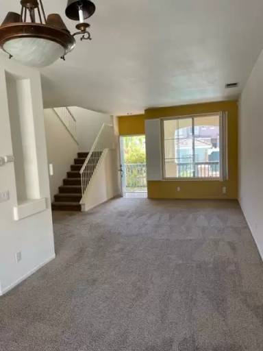 Main picture of 954 Camino De La Reina - Mission Gate