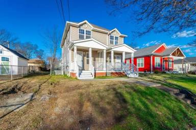 Main picture of 2205 E 12th St