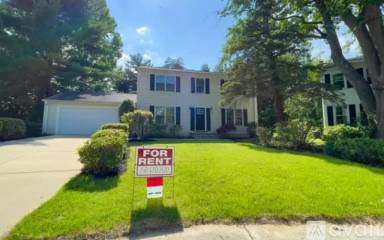 Main picture of 5 Northrup Ct