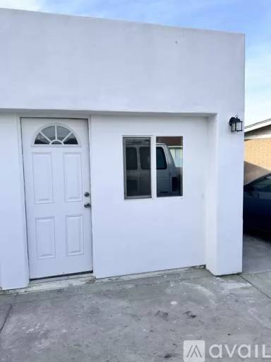 Main picture of 8130 W Amelia Ave