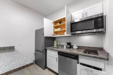 Main picture of 5858 W Chandler Blvd