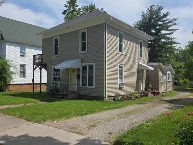 Main picture of 647 W Lexington Ave