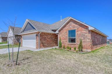 Main picture of 9309 NW 142nd St