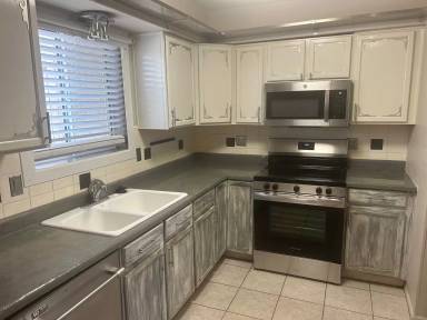 Main picture of 1320 W 3rd St
