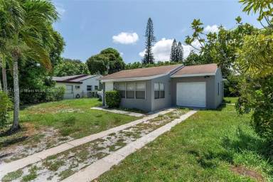 Main picture of 326 N 24th Ave