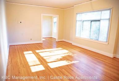 Main picture of 2421 NE Irving St