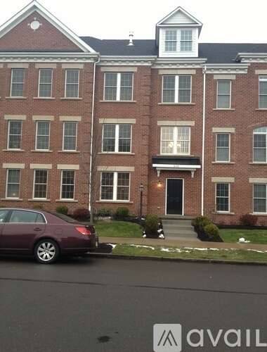 Main picture of 520 Peebles St