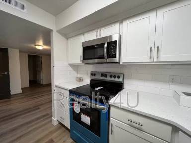 Main picture of 2244 N Canyon Rd