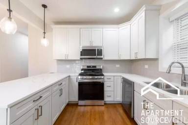 Main picture of 3726 N Troy St
