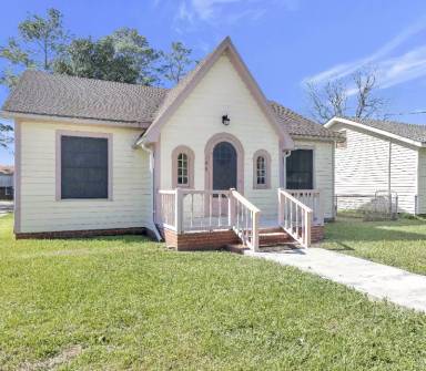 Main picture of 108 Sharon St