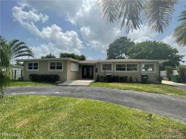 Main picture of 19300 Holiday Rd