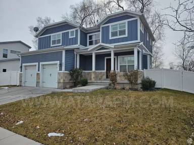 Main picture of 808 E Grand Cayman Dr