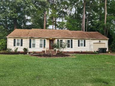 Main picture of 102 Putnam Dr