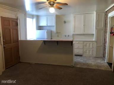 Main picture of 711 E Burlington St