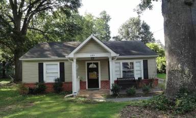 Main picture of 609 San Fernando Dr SE