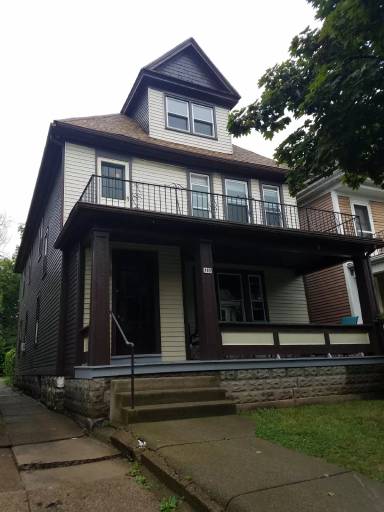 Main picture of 409 Hoyt St