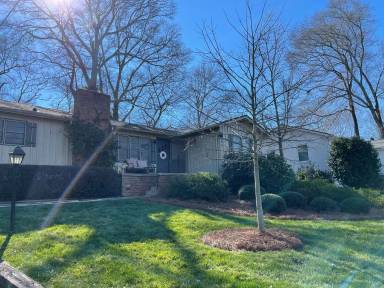 Main picture of 181 W Cloverhurst Ave