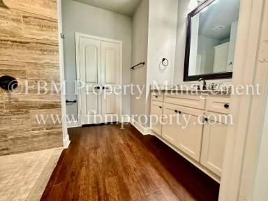 Main picture of 300 Hawk Ave