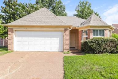 Main picture of 2214 Lake Hill Ct