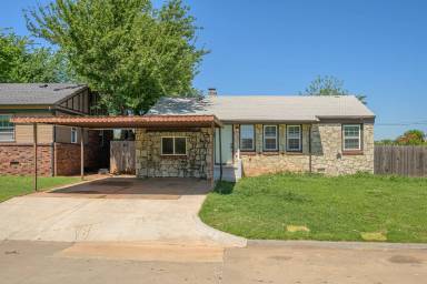 Main picture of 713 NE 34th Ter