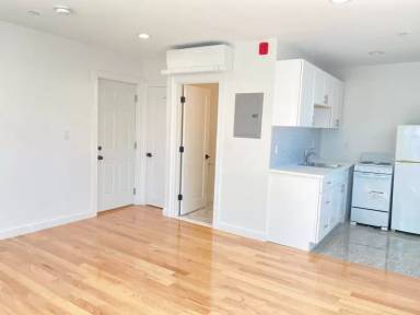 Main picture of 325 Newport Ave