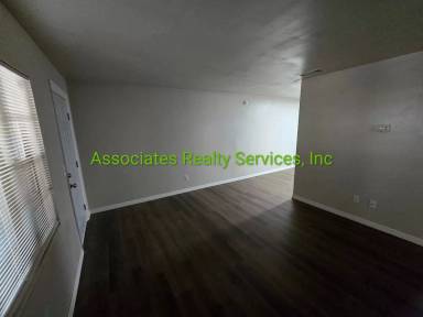 Main picture of 1923 NE 17th Way