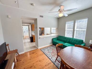 Main picture of 1220 SW 1st Ave