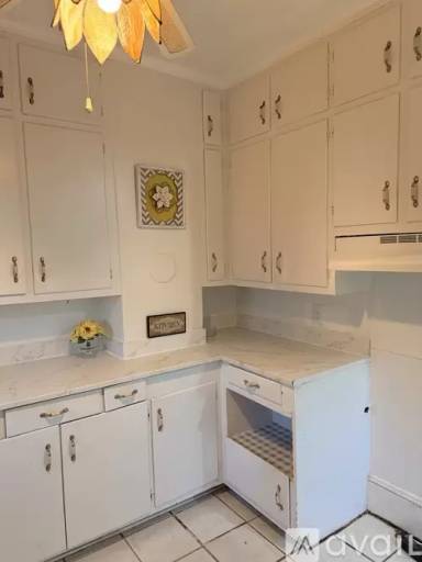 Main picture of 318 W Franklin St