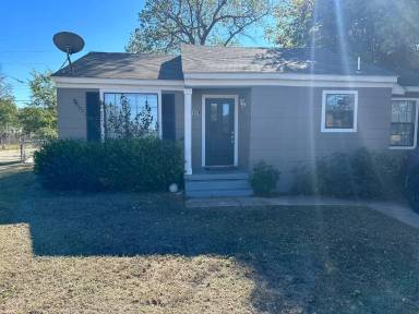 Main picture of 1702 NW Taft Ave