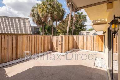 Main picture of 1700 Embassy Dr