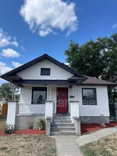 Main picture of 2211 N Perry St
