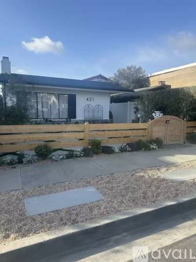 Main picture of 421 Narcissus Ave