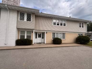 Main picture of 1716 D Ave NE