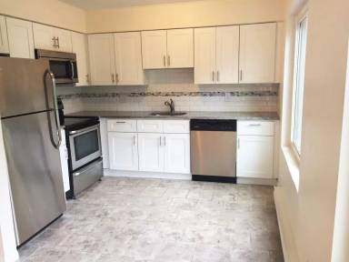 Main picture of 126 Marginal St