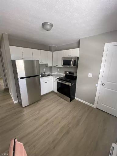 Main picture of 4 Ashland Ave