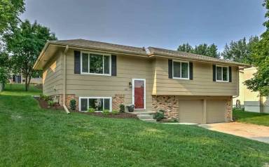 Main picture of 831 Gayle St