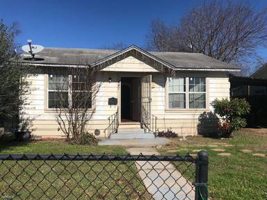 Main picture of 447 Royston Ave