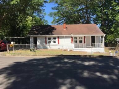 Main picture of 1800 Olmstead St SW