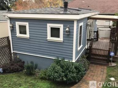 Main picture of 5255 Desmond St