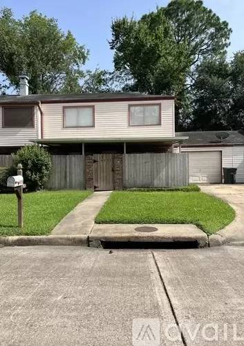 Main picture of 6035 Fairmeadow St