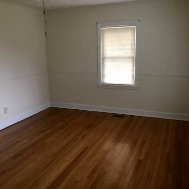 Main picture of 121 Joy St