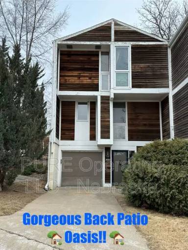 Main picture of 1631 N 109th Plz